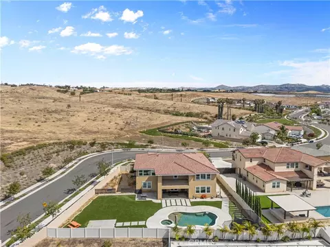 View/Area - 17151 Cambria Ct, Riverside, CA 92503 photo 3 of 4