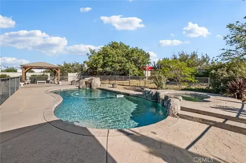 Exterior - 12825 Cedar St, Hesperia, CA 92344 photo 6 of 10