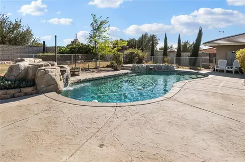 Exterior - 12825 Cedar St, Hesperia, CA 92344 photo 4 of 10