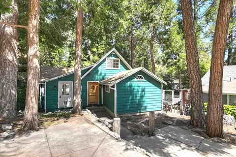 23734 Shady Ln, Crestline, CA 92325