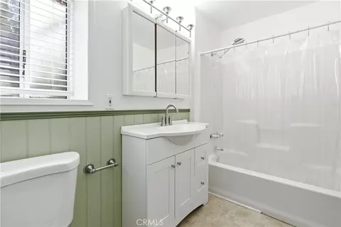 Bath - 24091 Lakeview, Crestline, CA 92325 photo 2 of 2