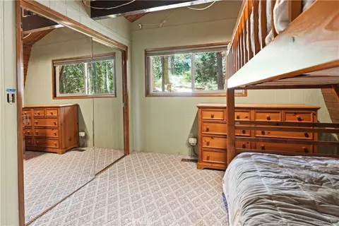 Bedroom - 24091 Lakeview, Crestline, CA 92325 photo 3 of 6
