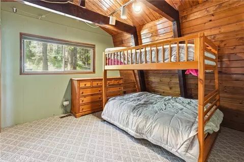 Bedroom - 24091 Lakeview, Crestline, CA 92325 photo 2 of 6