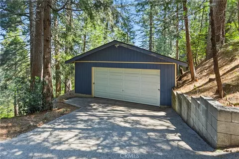 Exterior - 24091 Lakeview, Crestline, CA 92325 photo 10 of 11