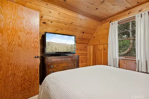 Bedroom - 144 Marshall Rd, Lake Arrowhead, CA 92352 photo 9 of 9