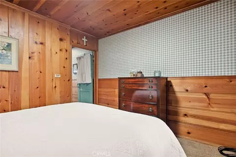 Bedroom - 144 Marshall Rd, Lake Arrowhead, CA 92352 photo 2 of 9