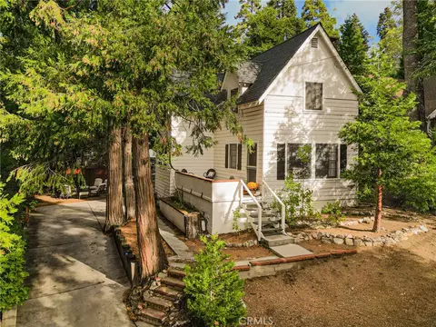 144 Marshall Rd, Lake Arrowhead, CA 92352