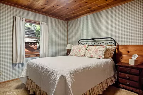 Bedroom - 144 Marshall Rd, Lake Arrowhead, CA 92352 photo 1 of 9