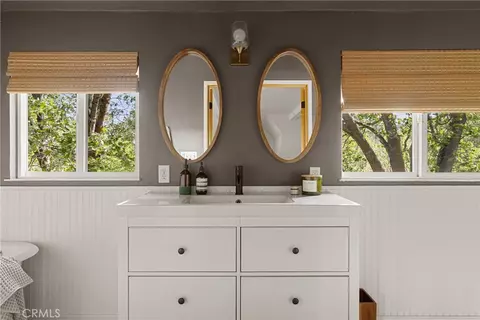 Bath - 28001 N Bay, Lake Arrowhead, CA 92352 photo 2 of 6