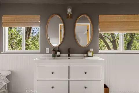Bath - 28001 N Bay, Lake Arrowhead, CA 92352 photo 2 of 6