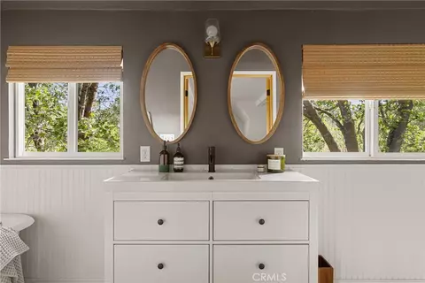 Bath - 28001 N Bay, Lake Arrowhead, CA 92352 photo 2 of 6