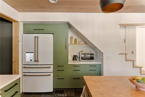 Kitchen - 28001 N Bay, Lake Arrowhead, CA 92352 photo 2 of 4