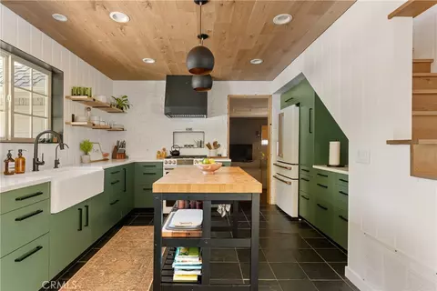 Kitchen - 28001 N Bay, Lake Arrowhead, CA 92352 photo 4 of 4