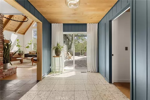 Entry Way - 28001 N Bay, Lake Arrowhead, CA 92352 photo 4 of 5