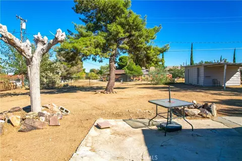 Exterior - 7453 Condalia Ave, Yucca Valley, CA 92284 photo 11 of 29