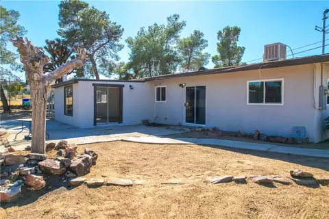 Exterior - 7453 Condalia Ave, Yucca Valley, CA 92284 photo 8 of 29