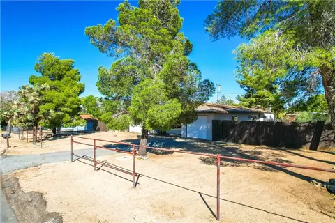 Exterior - 7453 Condalia Ave, Yucca Valley, CA 92284 photo 3 of 29