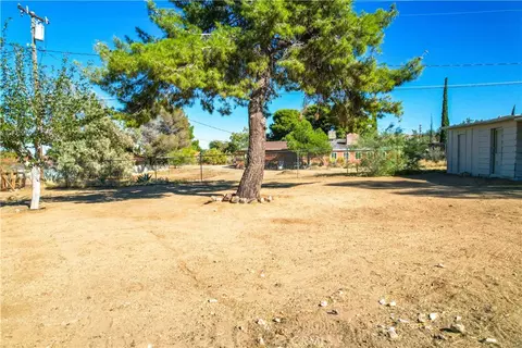Exterior - 7453 Condalia Ave, Yucca Valley, CA 92284 photo 12 of 29
