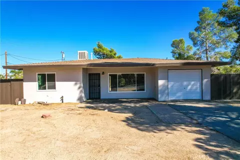 Exterior - 7453 Condalia Ave, Yucca Valley, CA 92284 photo 4 of 29
