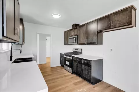 Kitchen - 7453 Condalia Ave, Yucca Valley, CA 92284 photo 2 of 4