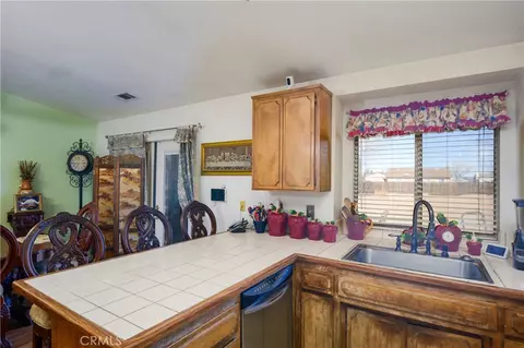 Kitchen - 20852 Del Oro Rd, Apple Valley, CA 92308 photo 1 of 1