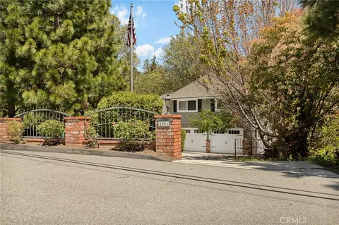 Exterior - 1201 Voltaire, Lake Arrowhead, CA 92352 photo 9 of 9