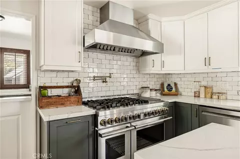 Kitchen - 1201 Voltaire, Lake Arrowhead, CA 92352 photo 2 of 3