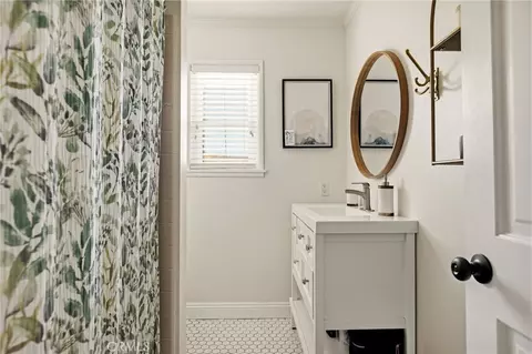 Bath - 1201 Voltaire, Lake Arrowhead, CA 92352 photo 1 of 4