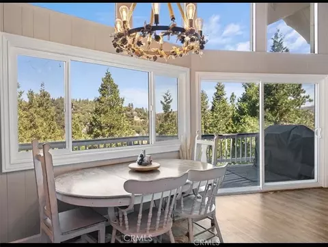 747 Bergschrund Dr, Crestline, CA 92325