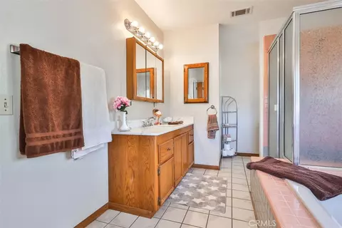 Bath - 18266 Roberts, Riverside, CA 92508 photo 2 of 4