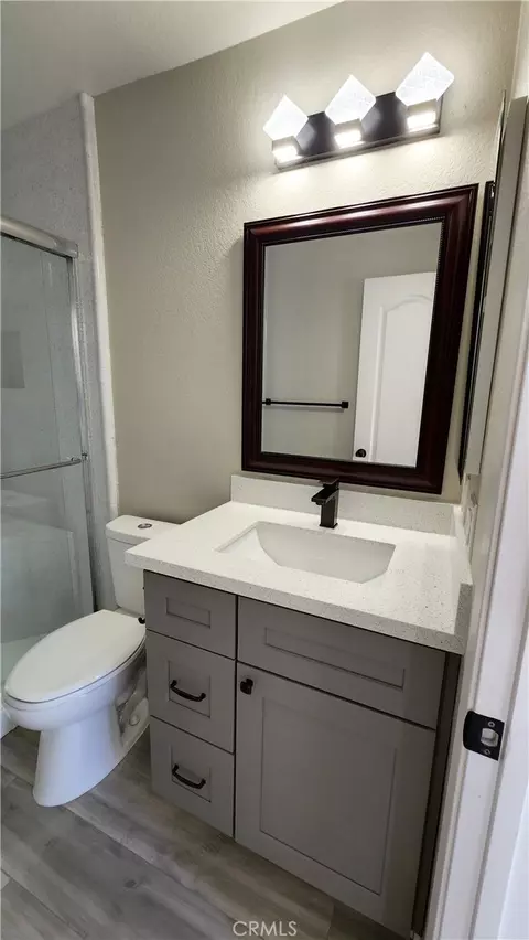 Bath - 27546 Senna Ct, Temecula, CA 92591 photo 3 of 3