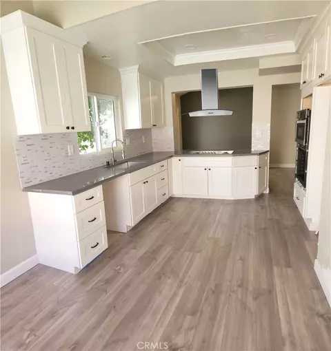 Kitchen - 27546 Senna Ct, Temecula, CA 92591 photo 1 of 2