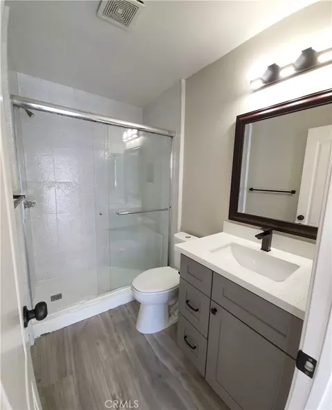 Bath - 27546 Senna Ct, Temecula, CA 92591 photo 2 of 3