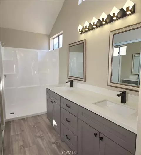 Bath - 27546 Senna Ct, Temecula, CA 92591 photo 1 of 3
