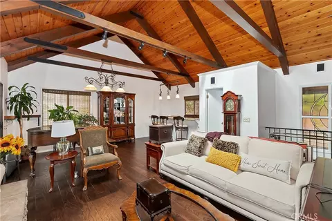 Living - 26603 Hillcrest Ln, Lake Arrowhead, CA 92352 photo 1 of 2