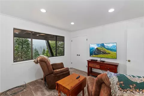 Other - 26603 Hillcrest Ln, Lake Arrowhead, CA 92352 photo 8 of 11