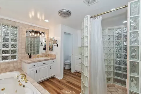 Bath - 26603 Hillcrest Ln, Lake Arrowhead, CA 92352 photo 3 of 5