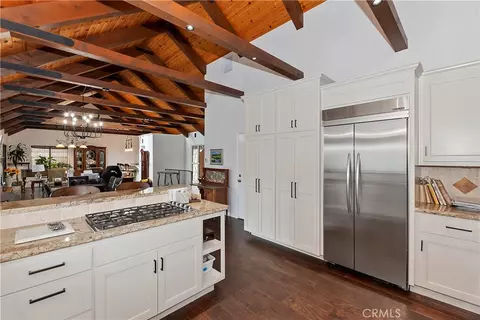 Kitchen - 26603 Hillcrest Ln, Lake Arrowhead, CA 92352 photo 6 of 6