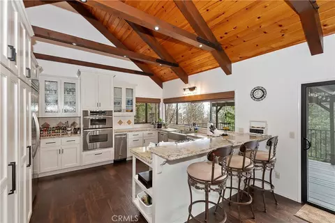 Kitchen - 26603 Hillcrest Ln, Lake Arrowhead, CA 92352 photo 1 of 6
