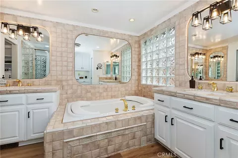 Bath - 26603 Hillcrest Ln, Lake Arrowhead, CA 92352 photo 4 of 5