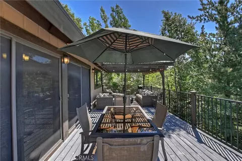 Exterior - 26603 Hillcrest Ln, Lake Arrowhead, CA 92352 photo 4 of 6
