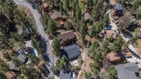 View/Area - 529 Bernhardt, Big Bear City, CA 92314 photo 2 of 5