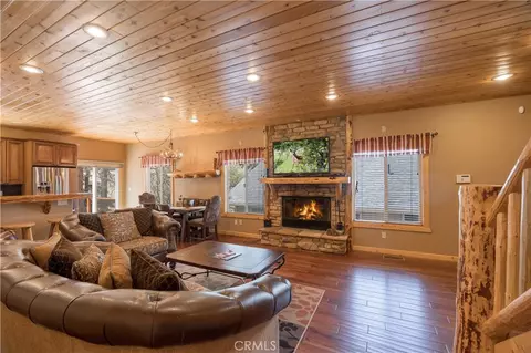 Living - 529 Bernhardt, Big Bear City, CA 92314 photo 3 of 6