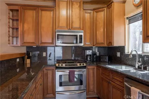 Kitchen - 529 Bernhardt, Big Bear City, CA 92314 photo 2 of 4
