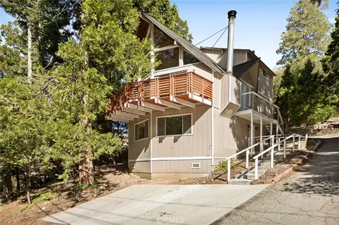 Exterior - 316 Pioneer Rd, Lake Arrowhead, CA 92352 photo 3 of 7