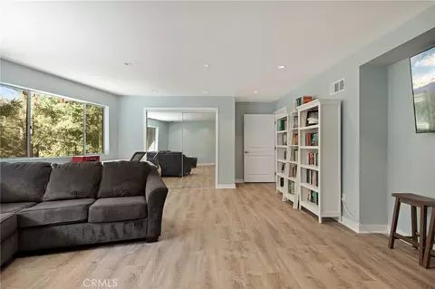 Living - 316 Pioneer Rd, Lake Arrowhead, CA 92352 photo 1 of 1