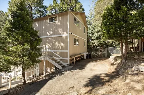 Exterior - 316 Pioneer Rd, Lake Arrowhead, CA 92352 photo 5 of 7