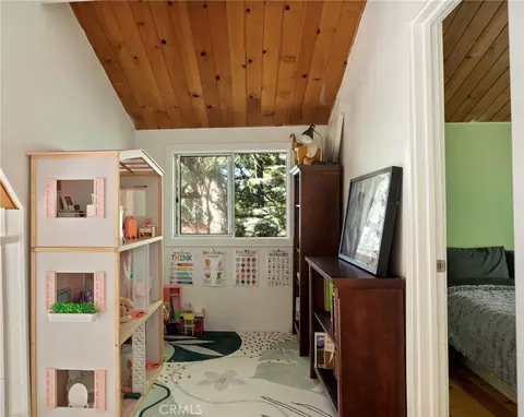 Entry Way - 316 Pioneer Rd, Lake Arrowhead, CA 92352 photo 1 of 1