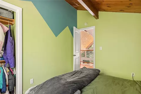 Bedroom - 316 Pioneer Rd, Lake Arrowhead, CA 92352 photo 5 of 7