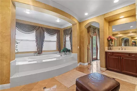 Bath - 1084 Flager Ranch Rd, Corona, CA 92881 photo 1 of 5